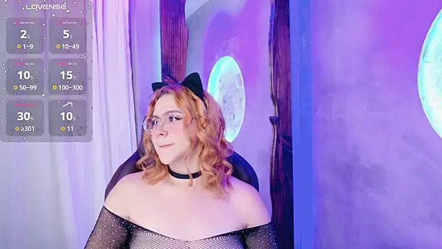 Snapshot of sussiestrawberry chatting on 11.29.25 sussiestrawberry online show from 11.29.25