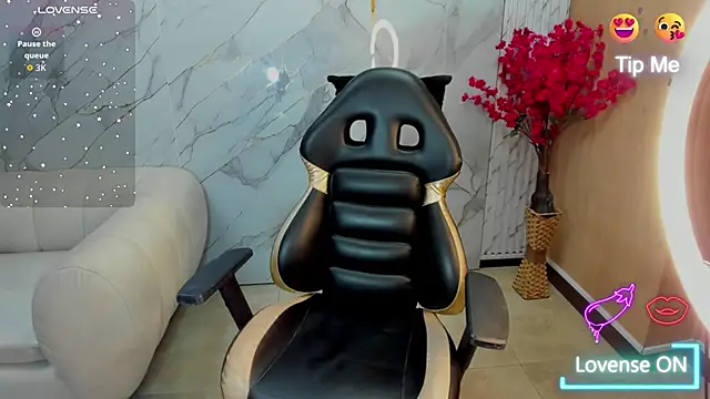 Snapshot of andrea_tasty_tf chatting on 11.27.25 andrea tasty tf online show from 11.27.25