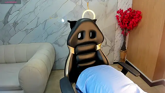 Snapshot of andrea_tasty_tf chatting on 12.16.25 andrea tasty tf online show from 12.16.25