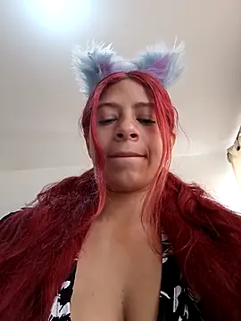 Lunatemptress4 online show from 12.18.25