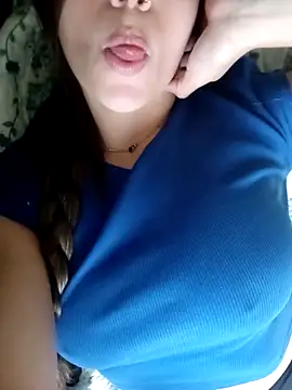 Snapshot of DianneVega chatting on 11.24.25 DianneVega online show from 11.24.25