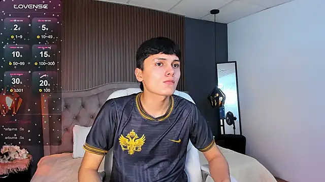 Maxii18  online show from 11.15.25