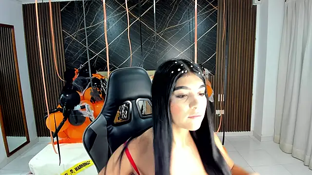 Snapshot of Milu_17 chatting on 11.01.25 Milu 17 online show from 11.01.25