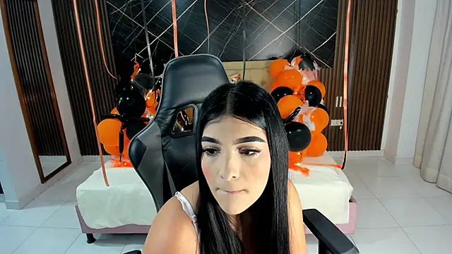 Snapshot of Milu_17 chatting on 11.07.25 Milu 17 online show from 11.07.25