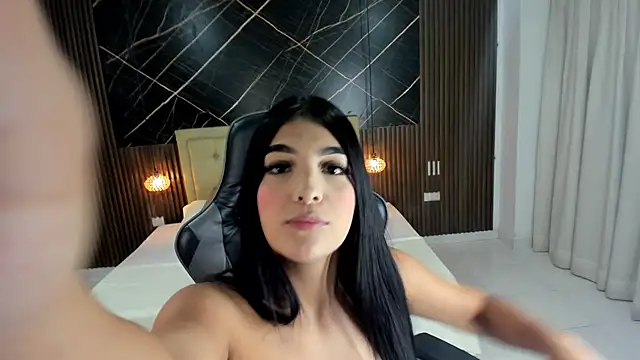 Snapshot of Milu_17 chatting on 11.14.25 Milu 17 online show from 11.14.25