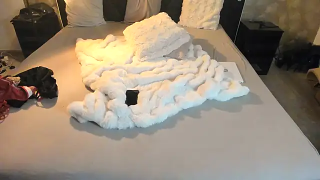 Amanda-JewelzX online show from 11.22.25