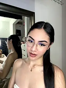 IslaCole online show from 01.09.26