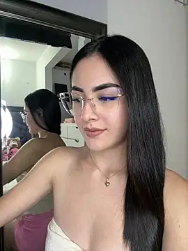 IslaCole online show from 02.03.26