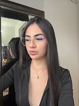 IslaCole online show from 02.19.26