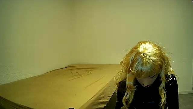 Snapshot of Latex7Pantyhose chatting on 10.23.25 Latex7Pantyhose online show from 10.23.25