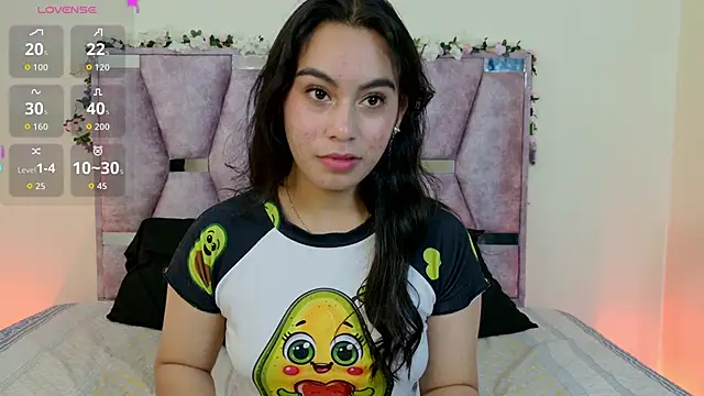 Snapshot of Iris_mandarinne chatting on 10.27.25 Iris mandarinne online show from 10.27.25