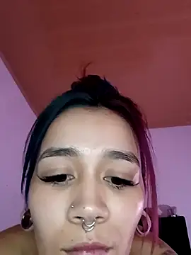 Snapshot of SharonSalazar chatting on 11.26.25 SharonSalazar online show from 11.26.25