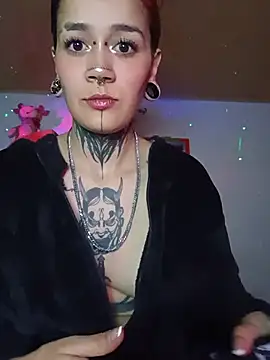 Snapshot of SharonSalazar chatting on 06.26.26 SharonSalazar online show from 06.26.26