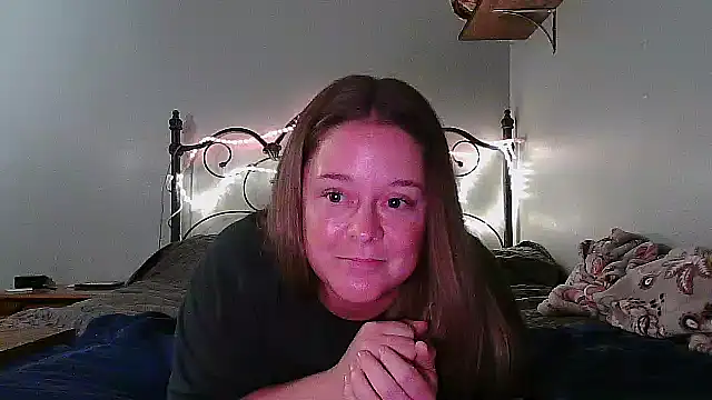 Snapshot of Artgirlie31 chatting on 10.25.25 Artgirlie31 online show from 10.25.25