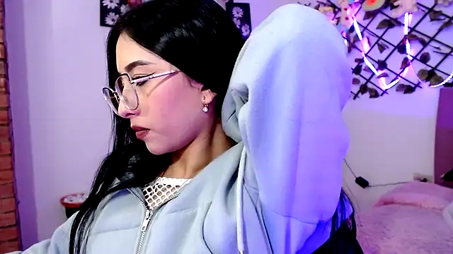 Snapshot of melissa__dolce chatting on 10.29.25 melissa dolce online show from 10.29.25