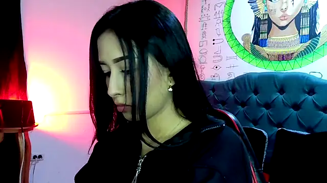 Snapshot of melissa__dolce chatting on 11.24.25 melissa dolce online show from 11.24.25