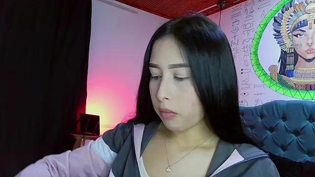 Snapshot of melissa__dolce chatting on 12.04.25 melissa dolce online show from 12.04.25