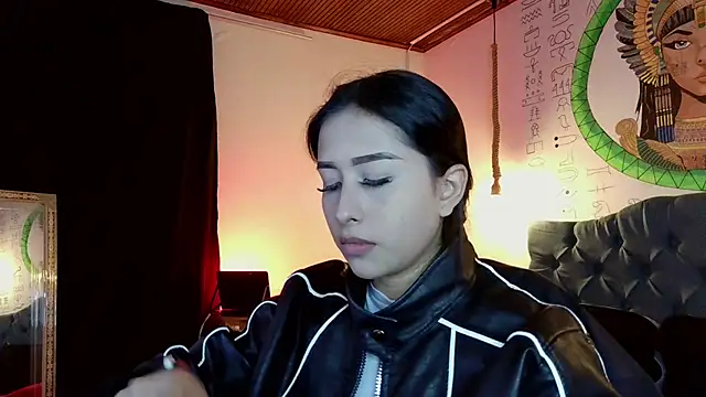 Snapshot of melissa__dolce chatting on 12.17.25 melissa dolce online show from 12.17.25