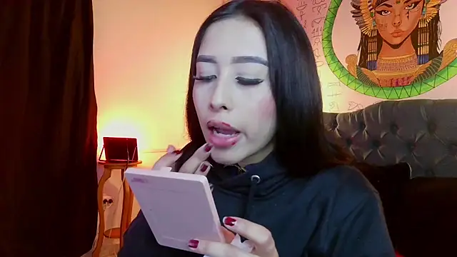 Snapshot of melissa__dolce chatting on 12.20.25 melissa dolce online show from 12.20.25