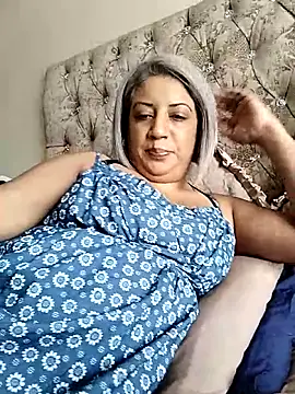 IndianLara online show from 11.13.25