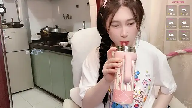 Snapshot of anna-888- chatting on 11.15.25 anna-888- online show from 11.15.25