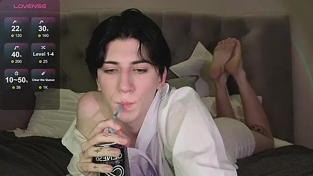 Oliver star boy  online show from 02.20.26