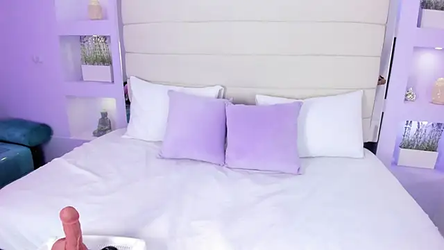 AmyColman  online show from 01.10.26