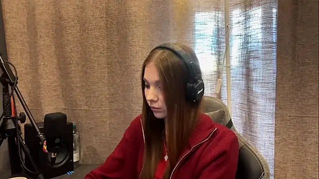 Snapshot of Softixq chatting on 10.26.25 Softixq online show from 10.26.25