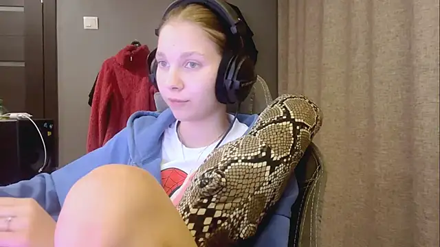 Snapshot of Softixq chatting on 11.04.25 Softixq online show from 11.04.25