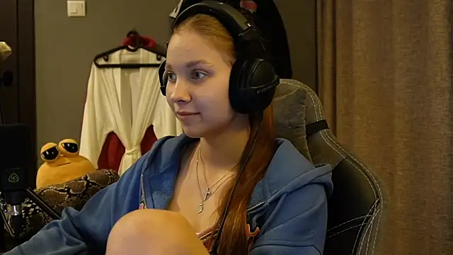 Snapshot of Softixq chatting on 11.21.25 Softixq online show from 11.21.25