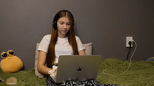 Snapshot of Softixq chatting on 12.01.25 Softixq online show from 12.01.25