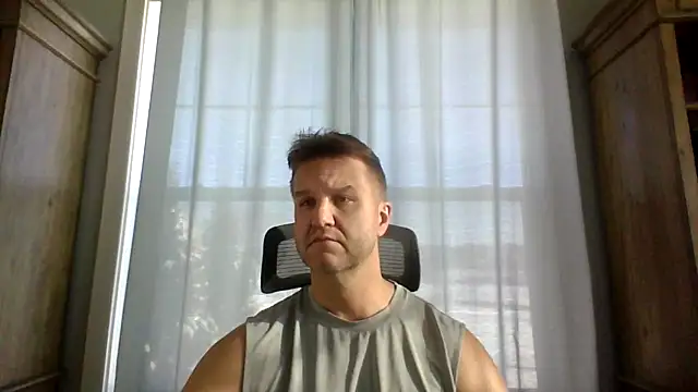 Snapshot of 45andfit1 chatting on 12.16.25 45andfit1 online show from 12.16.25