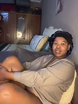 Snapshot of SweetCandy84 chatting on 11.16.25 SweetCandy84 online show from 11.16.25