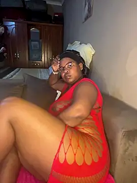 Snapshot of SweetCandy84 chatting on 11.16.25 SweetCandy84 online show from 11.16.25