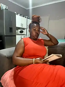 Snapshot of SweetCandy84 chatting on 12.14.25 SweetCandy84 online show from 12.14.25