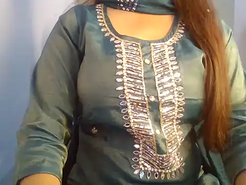 QUEEN SUKU   online show from 10.24.25