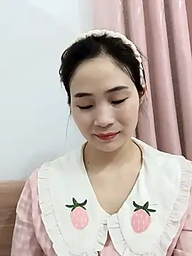 Snapshot of Pig_pig11 chatting on 12.03.25 Pig pig11 online show from 12.03.25