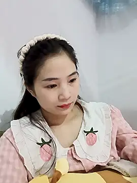 Snapshot of Pig_pig11 chatting on 12.04.25 Pig pig11 online show from 12.04.25