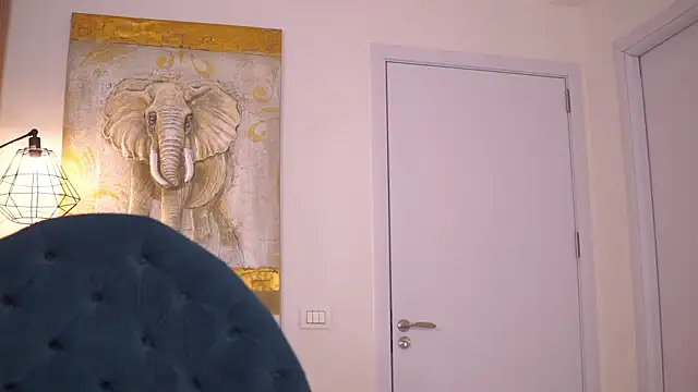 Aisha Bee online show from 03.12.26