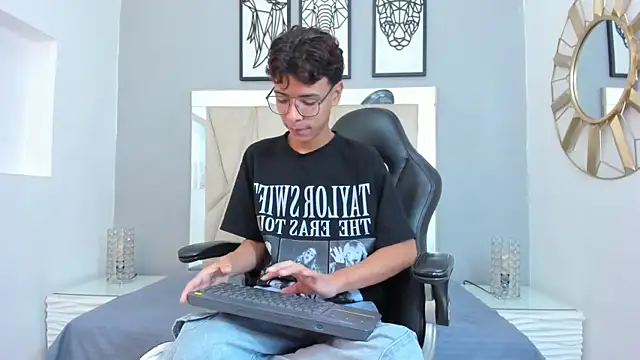 adams bobby online show from 11.21.25