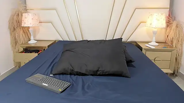 MaroxCute online show from 11.25.25