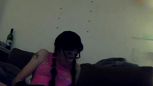 Snapshot of MannenKut chatting on 12.14.25 MannenKut online show from 12.14.25