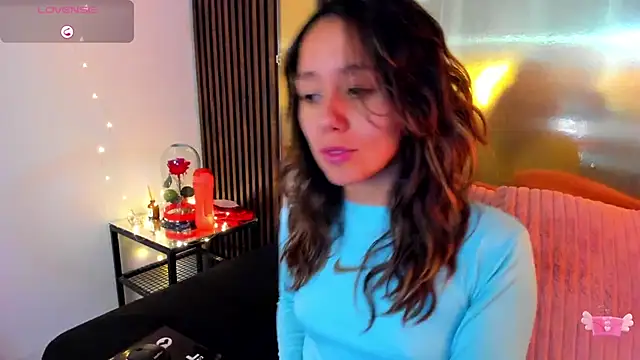 LunaaMorena online show from 12.15.25