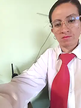 Snapshot of Valentina--1 chatting on 11.12.25 Valentina--1 online show from 11.12.25