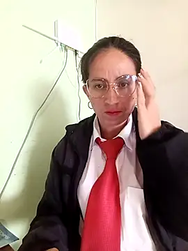 Snapshot of Valentina--1 chatting on 11.14.25 Valentina--1 online show from 11.14.25