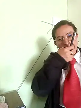 Snapshot of Valentina--1 chatting on 11.22.25 Valentina--1 online show from 11.22.25