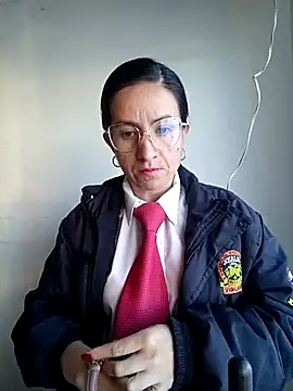 Snapshot of Valentina--1 chatting on 11.27.25 Valentina--1 online show from 11.27.25