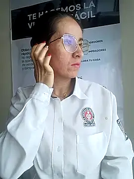 Snapshot of Valentina--1 chatting on 11.30.25 Valentina--1 online show from 11.30.25