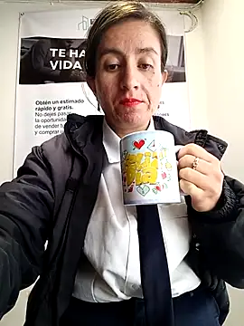 Snapshot of Valentina--1 chatting on 04.25.26 Valentina--1 online show from 04.25.26