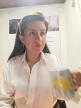 Snapshot of Valentina--1 chatting on 05.23.26 Valentina--1 online show from 05.23.26